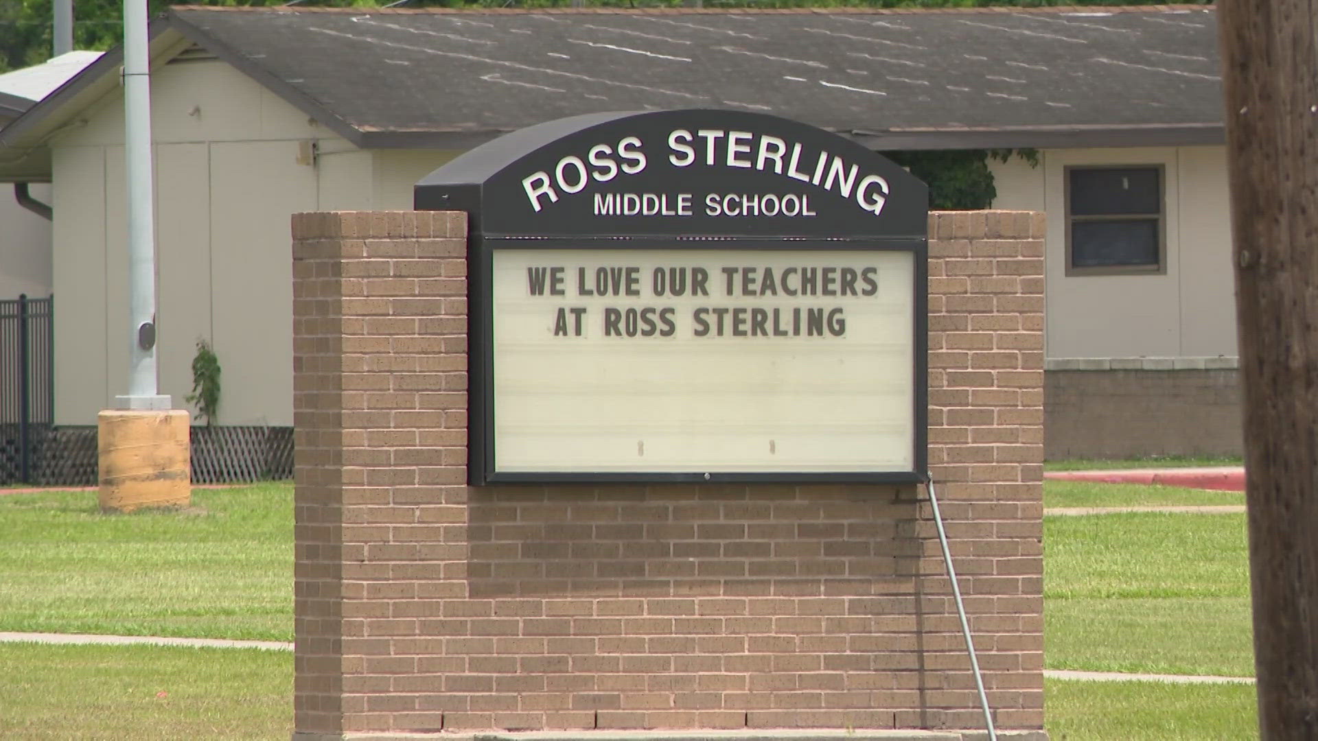Student arrested after gun brought to Humble middle school | khou.com