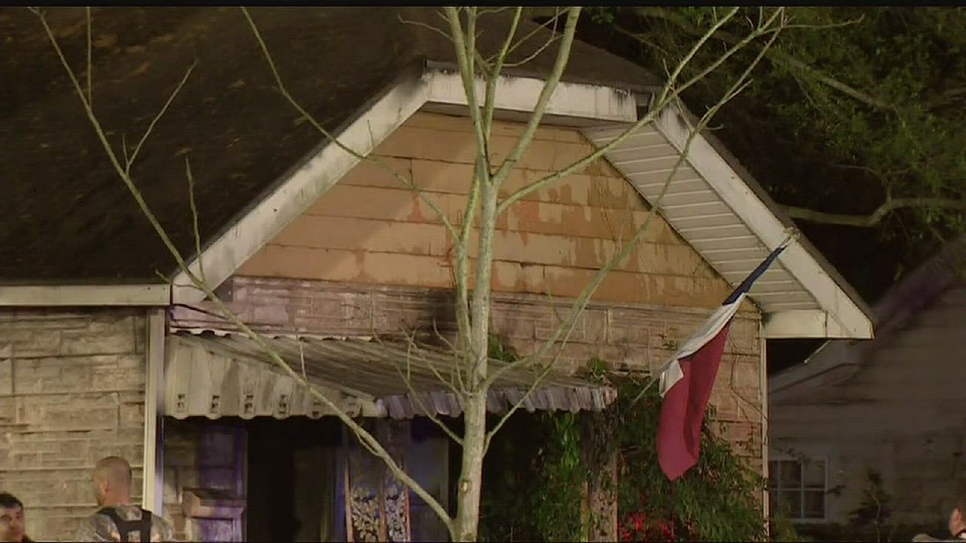 Man dies after being pulled from Pasadena house fire | khou.com