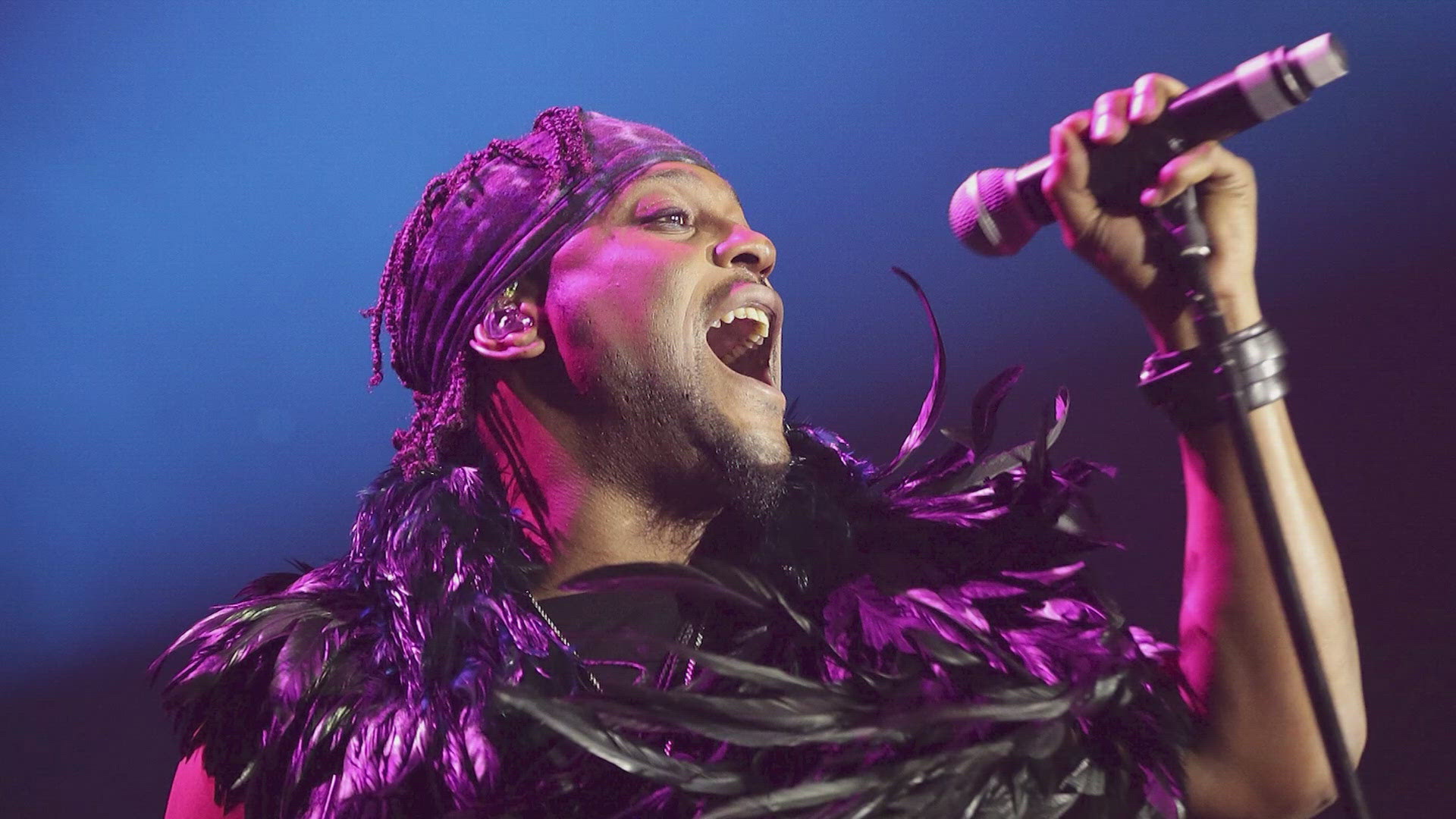 R&B icon D’Angelo dies after battle with cancer