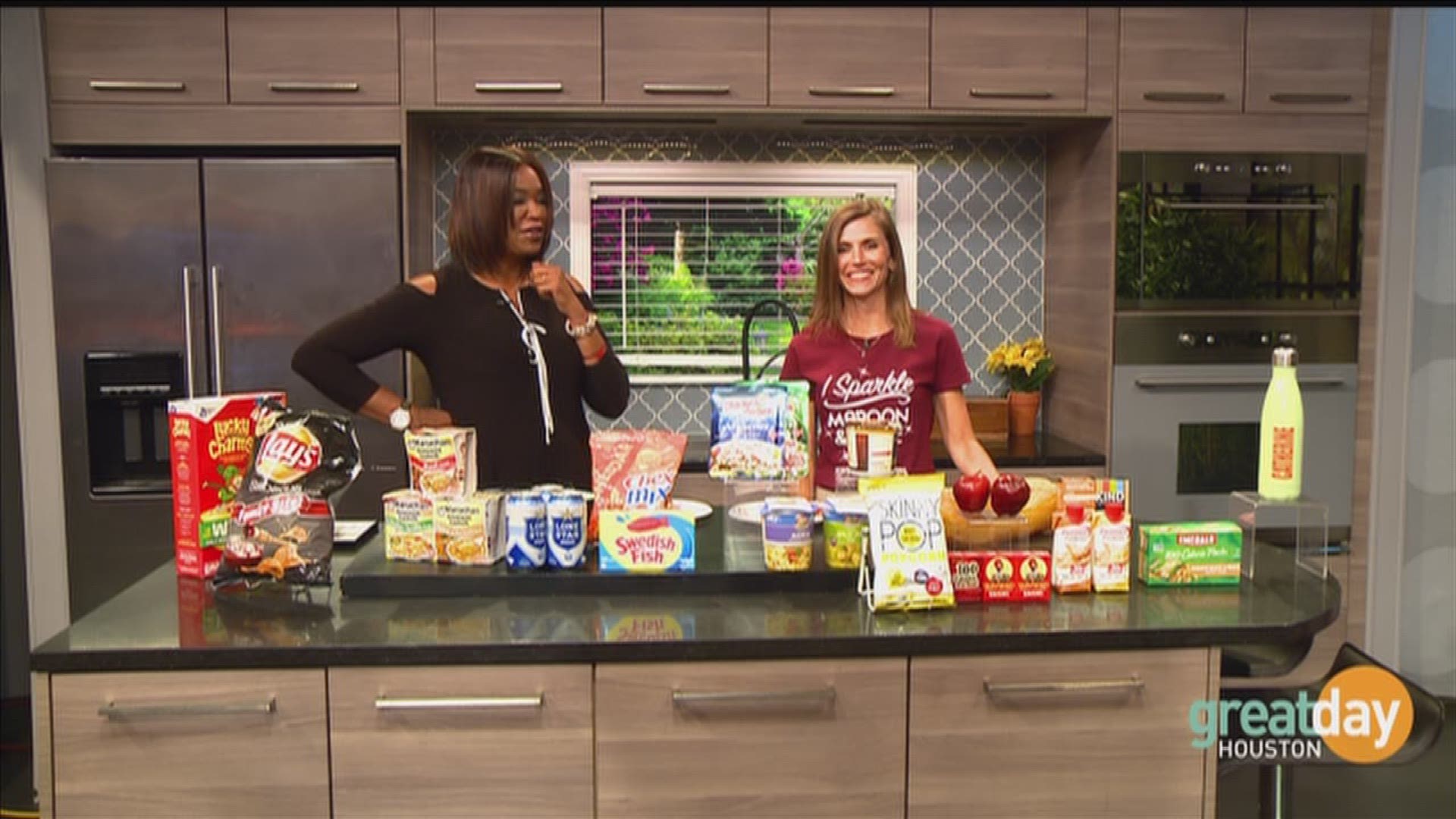 Dietitian Catherine Kruppa discusses the smart way to keep excess pounds of during college.