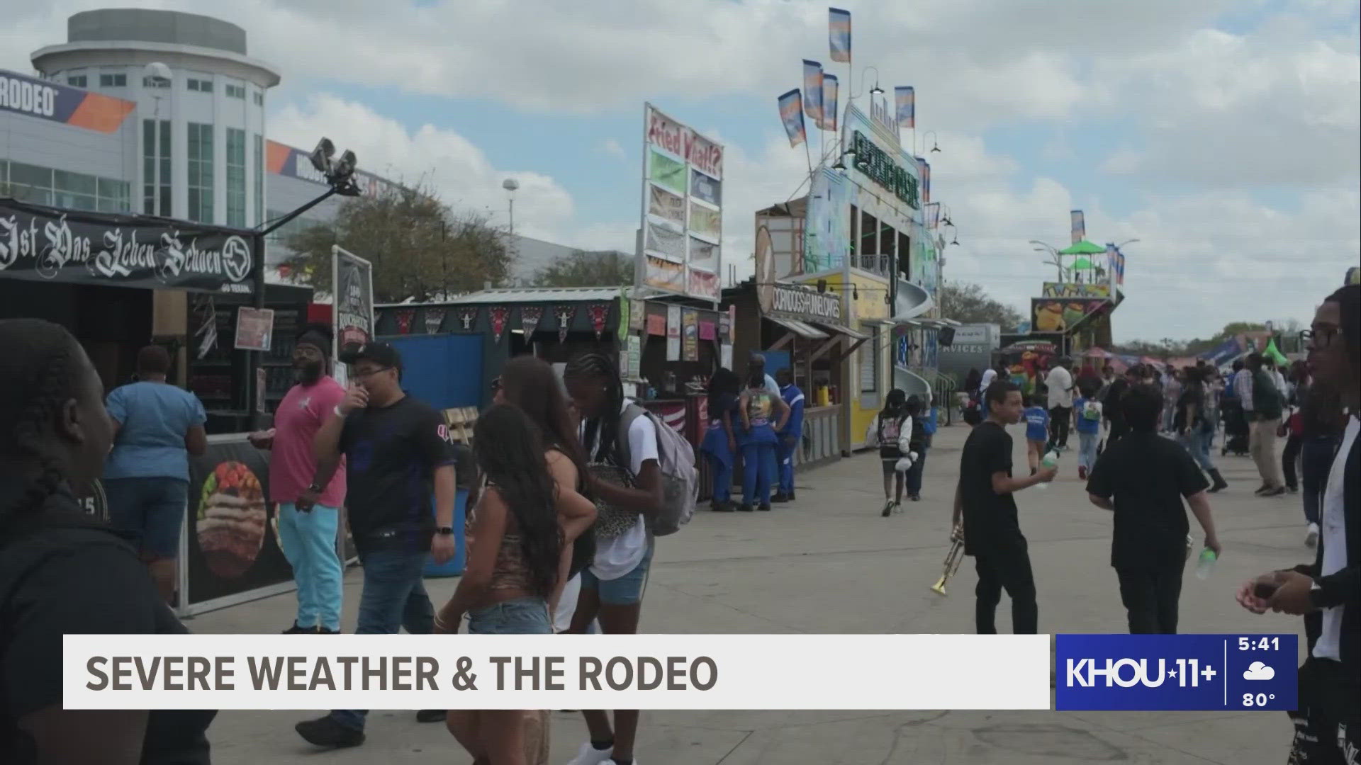Houston Rodeo Spectators This annual Houston rodeo tradition bridges history, culture and a ...