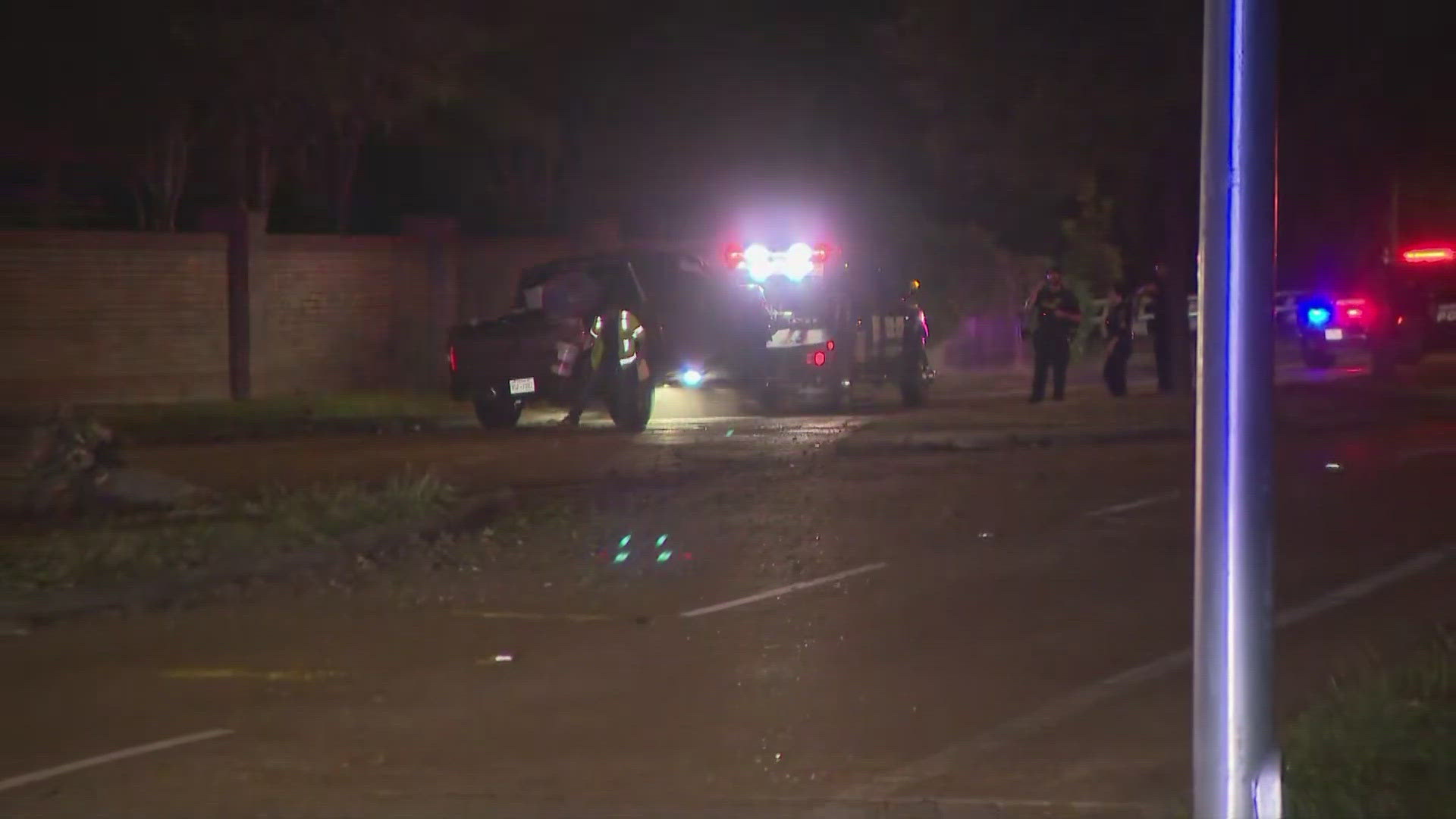 Breaking: Police chase ends in crash in west Houston | khou.com