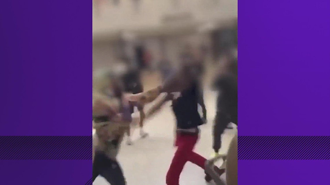 Berkelahi di sekolah-sekolah Houston |  khou.com