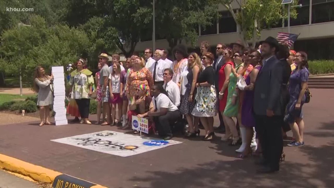 Johnson Space Center employees go back in time to commemorate Apollo 11