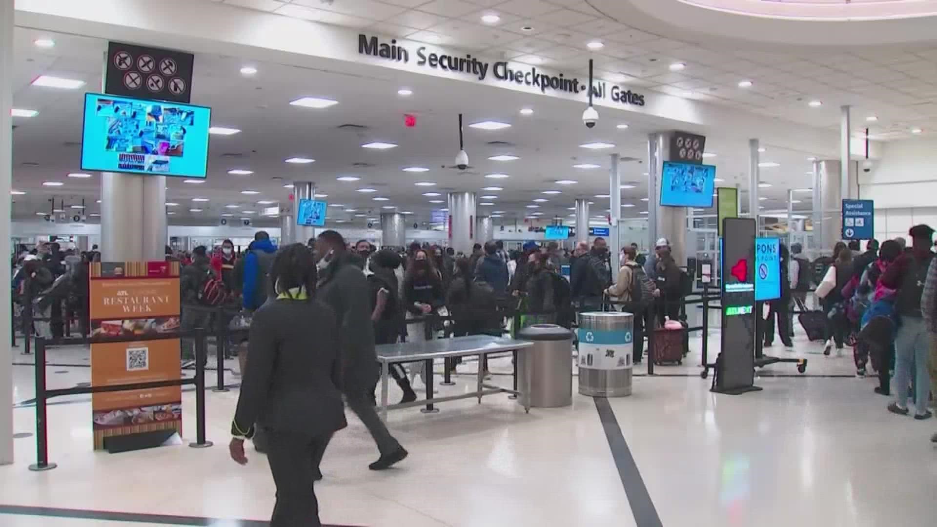 Houston’s George Bush Intercontinental Airport ranks 3rd in the most guns found in carry-on bags last year.