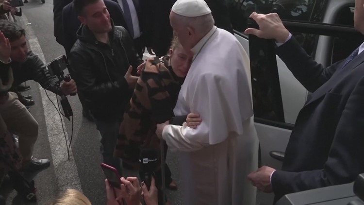 Pope Francis leaves hospital after treated for bronchitis