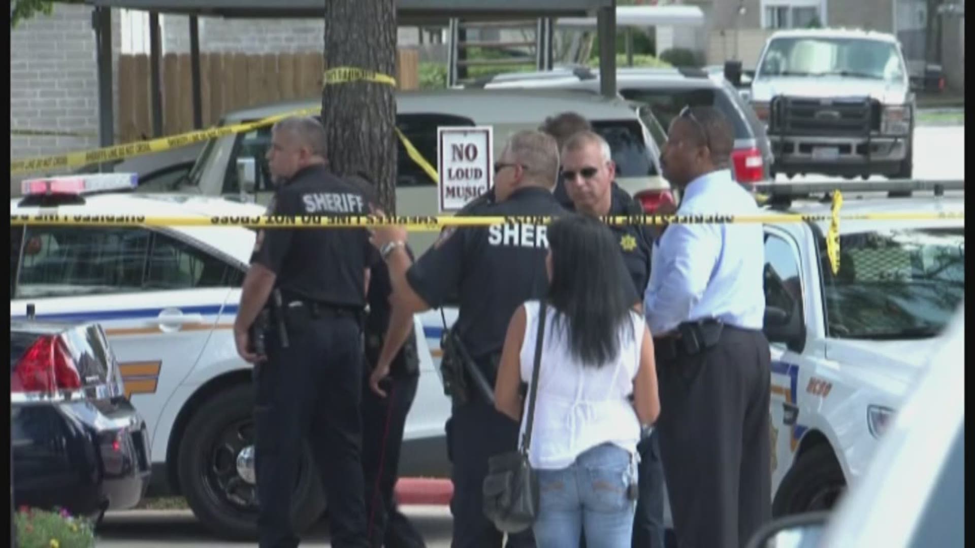 Innocent Bystander Shot, Killed In Front Of Child At Houston Apartment ...