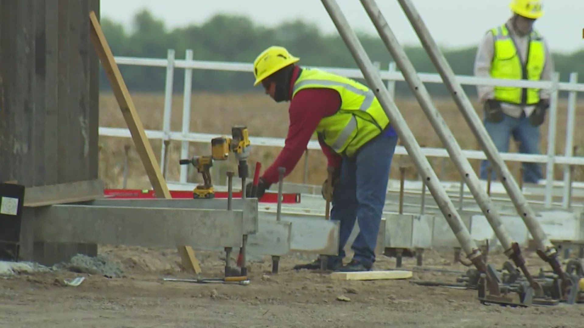 Texas breaks ground on new section of border wall in Starr County ...