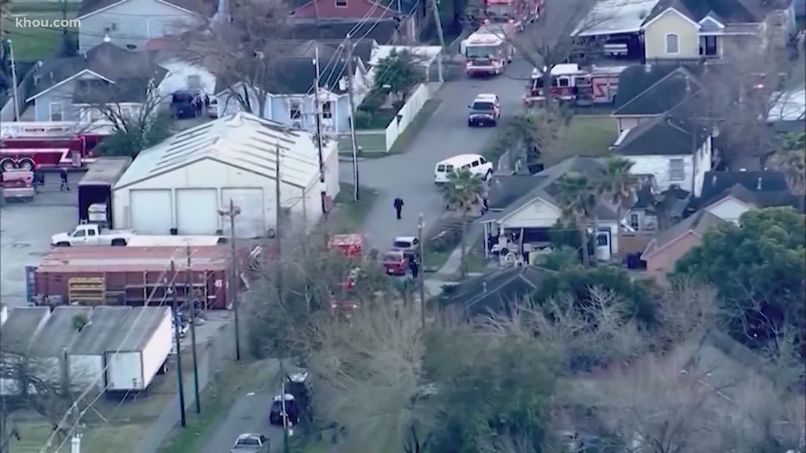 Charges dropped against officers in Harding Street raid | khou.com