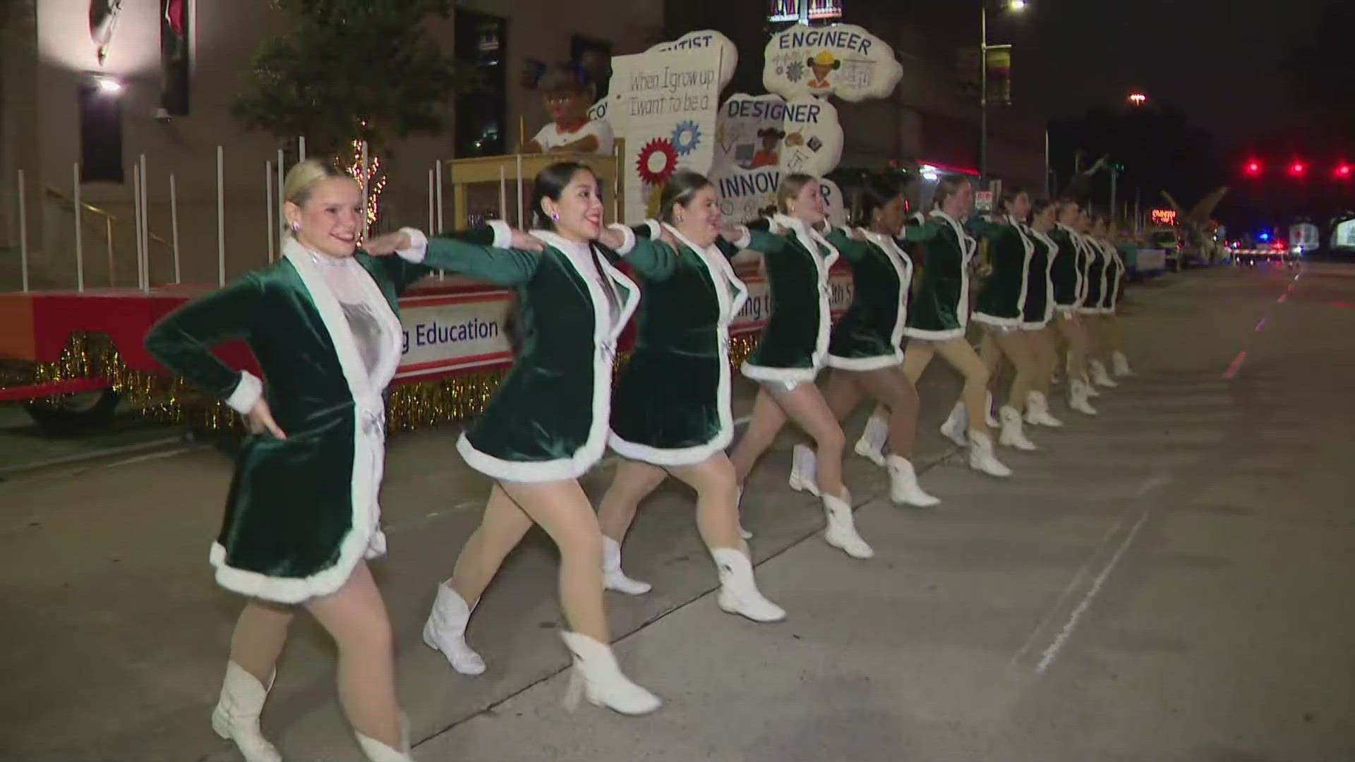 Houston getting ready for 74th HEB Thanksgiving Parade