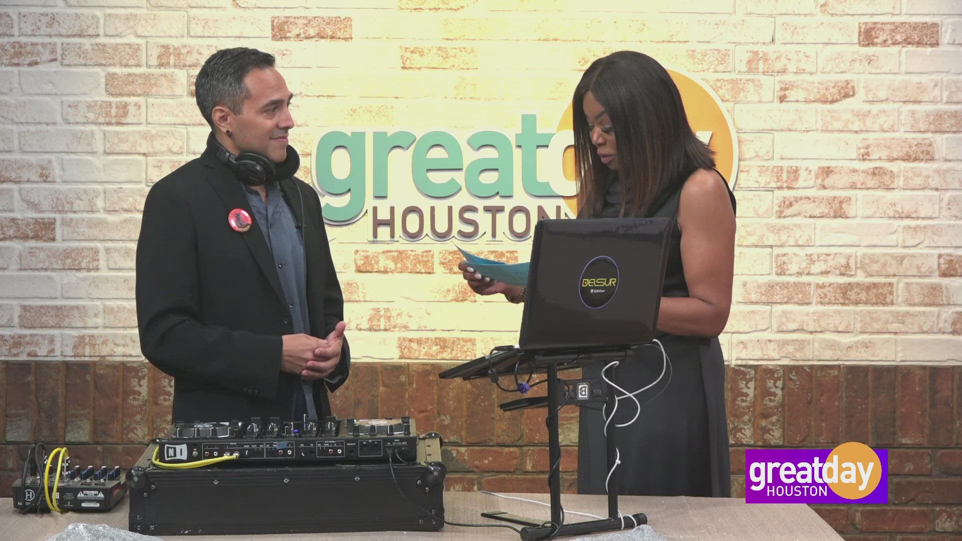 These two experts are the ultimate duo when it comes to crafting the perfect wedding reception experience—good tunes and good eats, all night long!