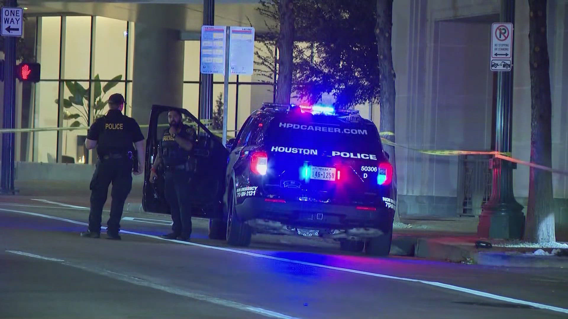 Officer stabbed in downtown Houston; partner fires and kills suspect ...