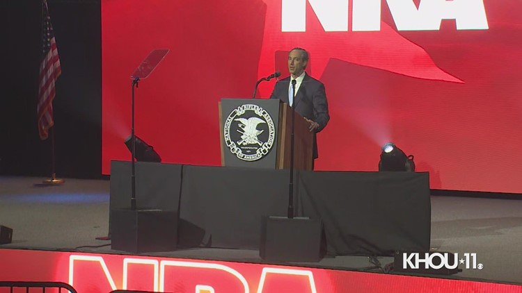 Abbott to NRA: 'laws didn't stop the killer'