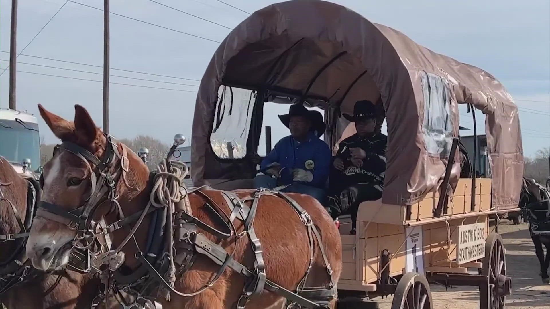The Southwestern Trailride got underway Sunday on its way to Houston's Memorial Park before Saturday's paraqde.