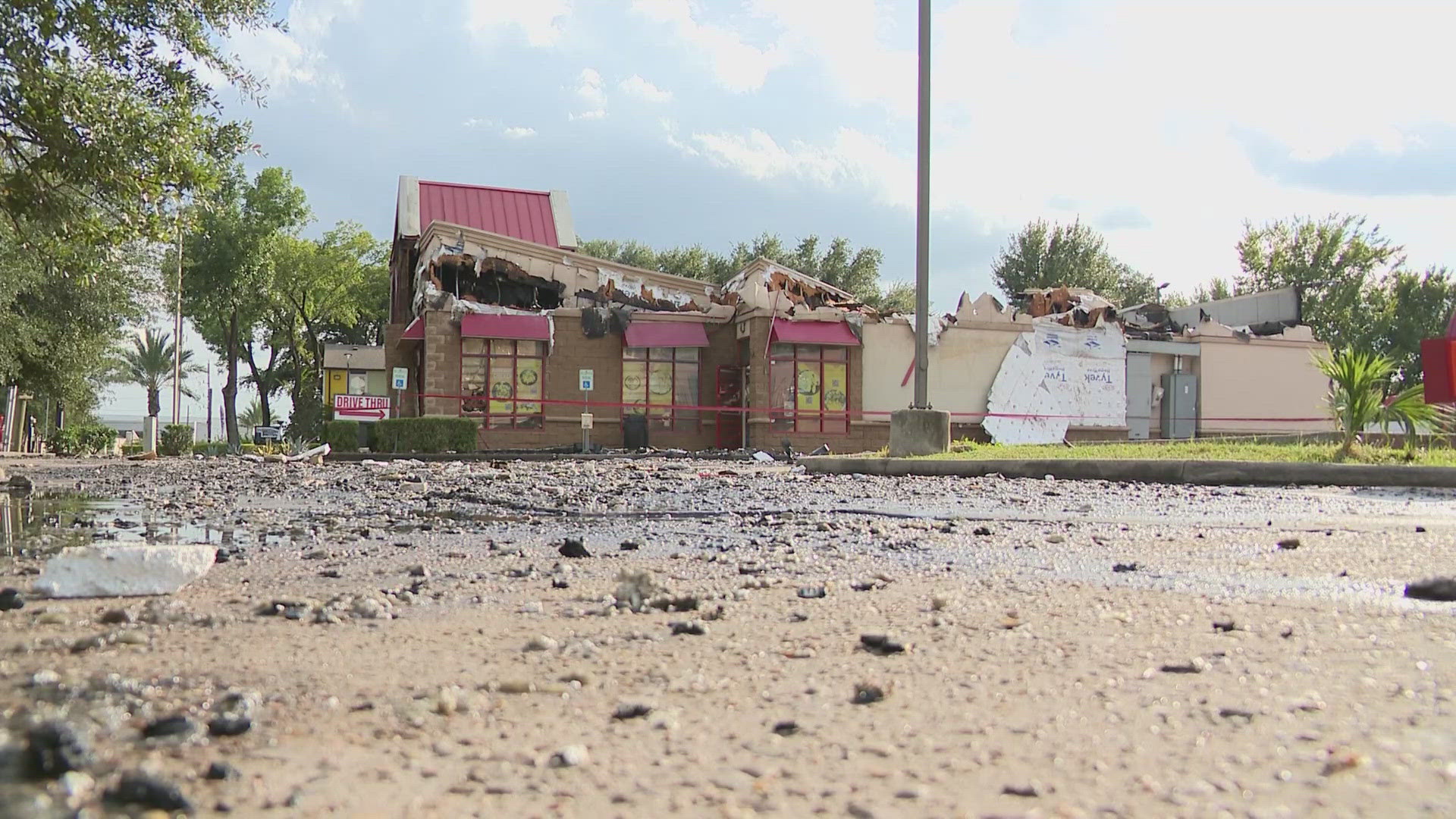 Firefighters extinguished large restaurant fire in Houston after ...