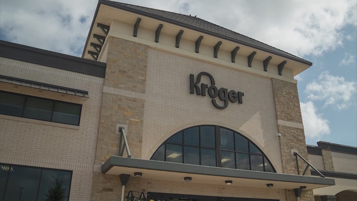 Houston police officers union sues Kroger over $400 in drained gift cards