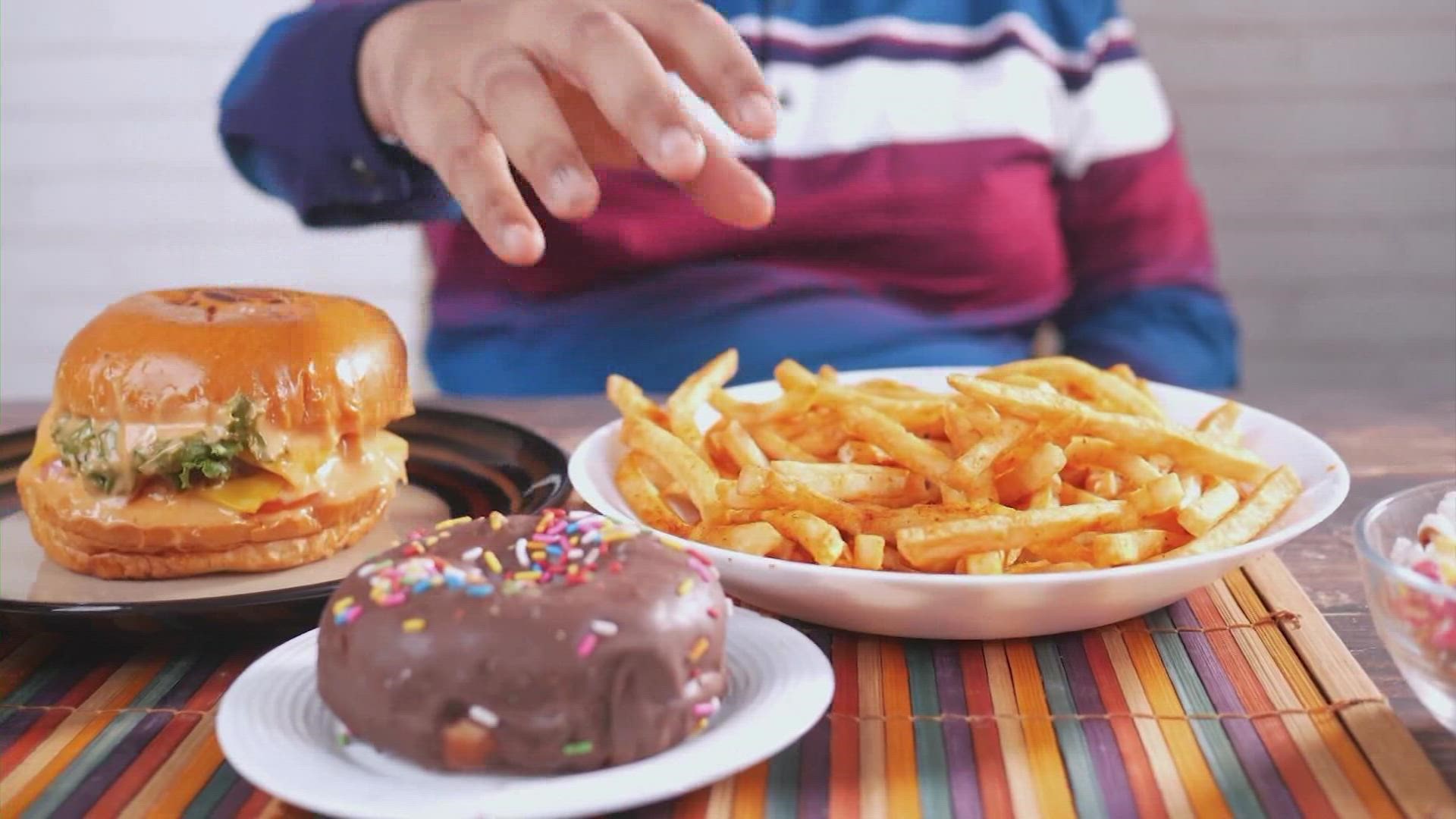 It's no secret that loading up on cheeseburgers, chips and cookies can cause a number of health issues. A study shows junk food might also be linked to dementia.