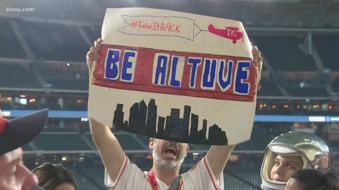 X \ KHOU 11 News Houston على X: #EarnHistory Thousands of fans were at  Minute Maid Park for the #WorldSeries. The @astros fall to @Dodgers , 3-1,  in Game 1. We believe.