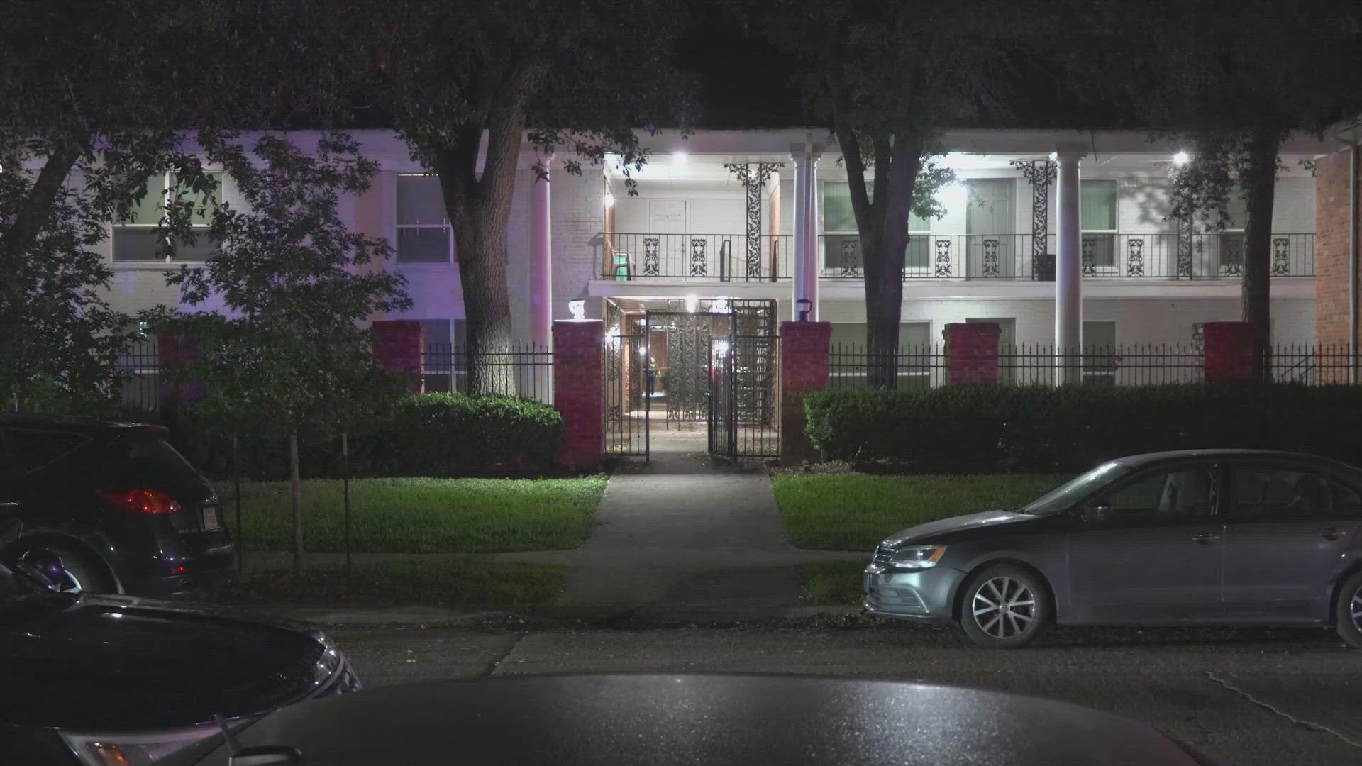 A man in his 20s was stabbed to death early Wednesday in southwest Houston, and police are still searching for the person or people responsible.