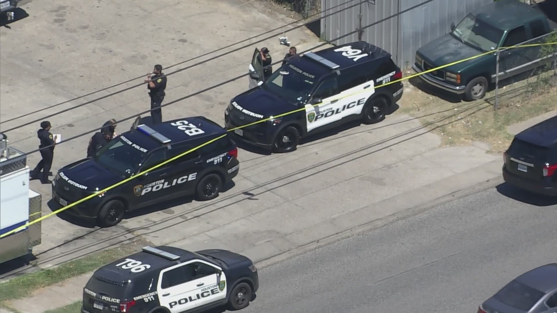 Breaking: 2 Suspected Robbers Shot, Killed In East End, HPD Says | Khou.com