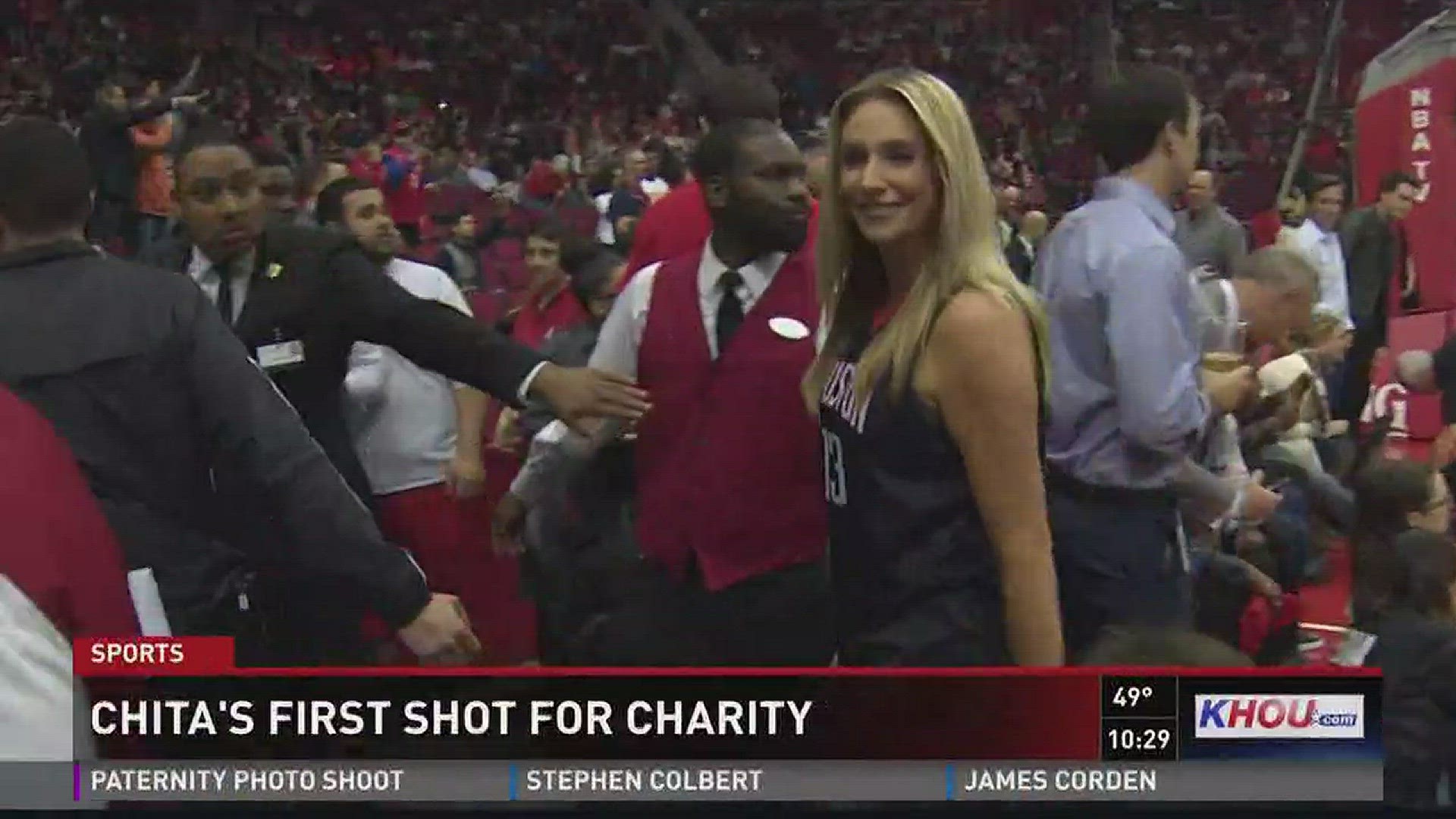 KHOU 11's very own Meteorologist Chita Craft shot hoops for charity at the Rockets game Wednesday night.