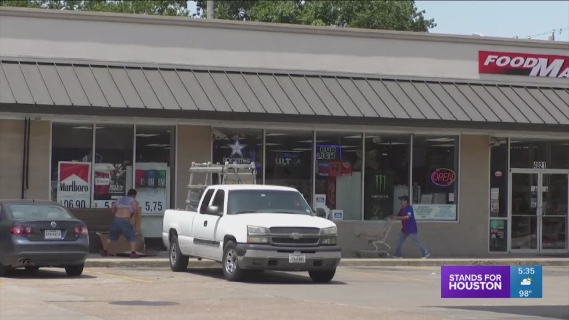 Police in Dickinson say a suspected drunk driver who hit a Food Mart store on FM 517 was awaiting a sobriety test when he started having trouble breathing.