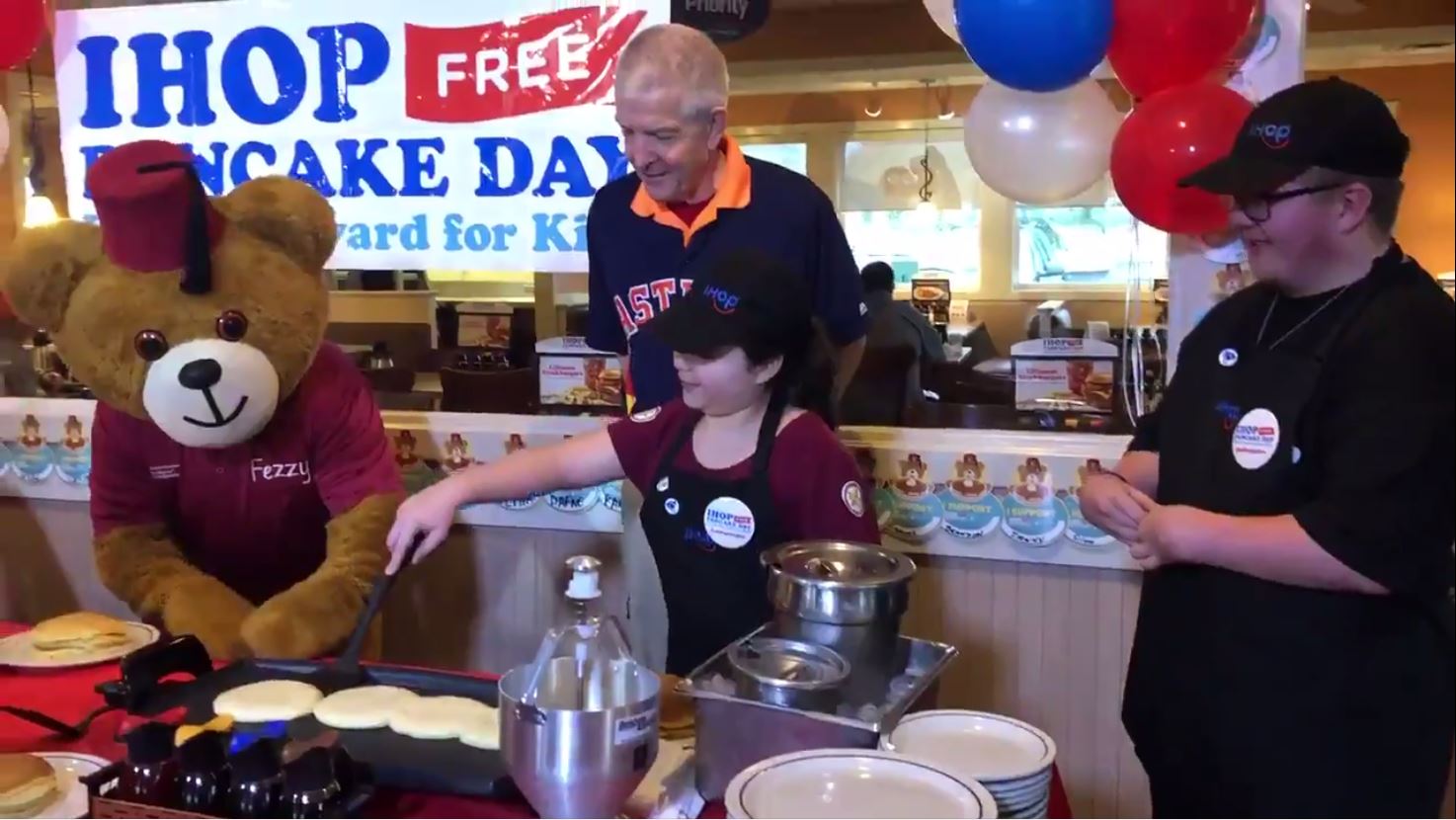 'Mattress Mack' takes part in IHOP's 'Flip It Forward' benefit to help