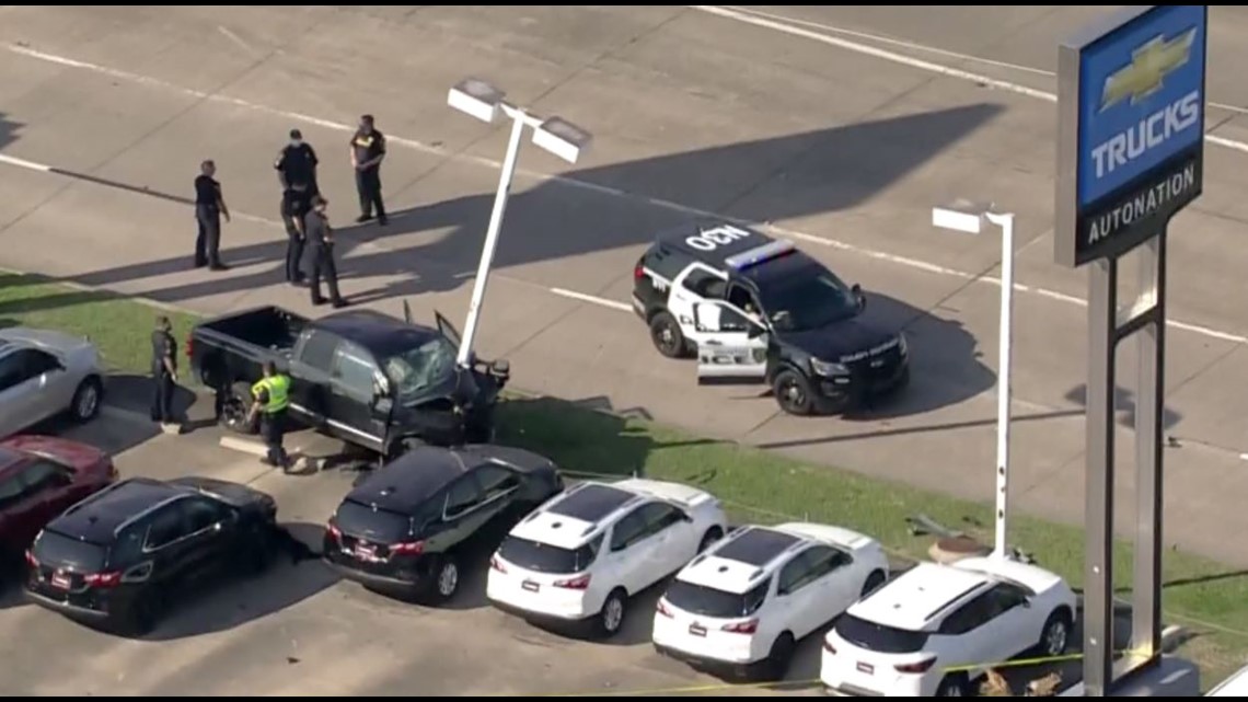 Gulf Freeway crash victim may have been shot, Houston police say | khou.com