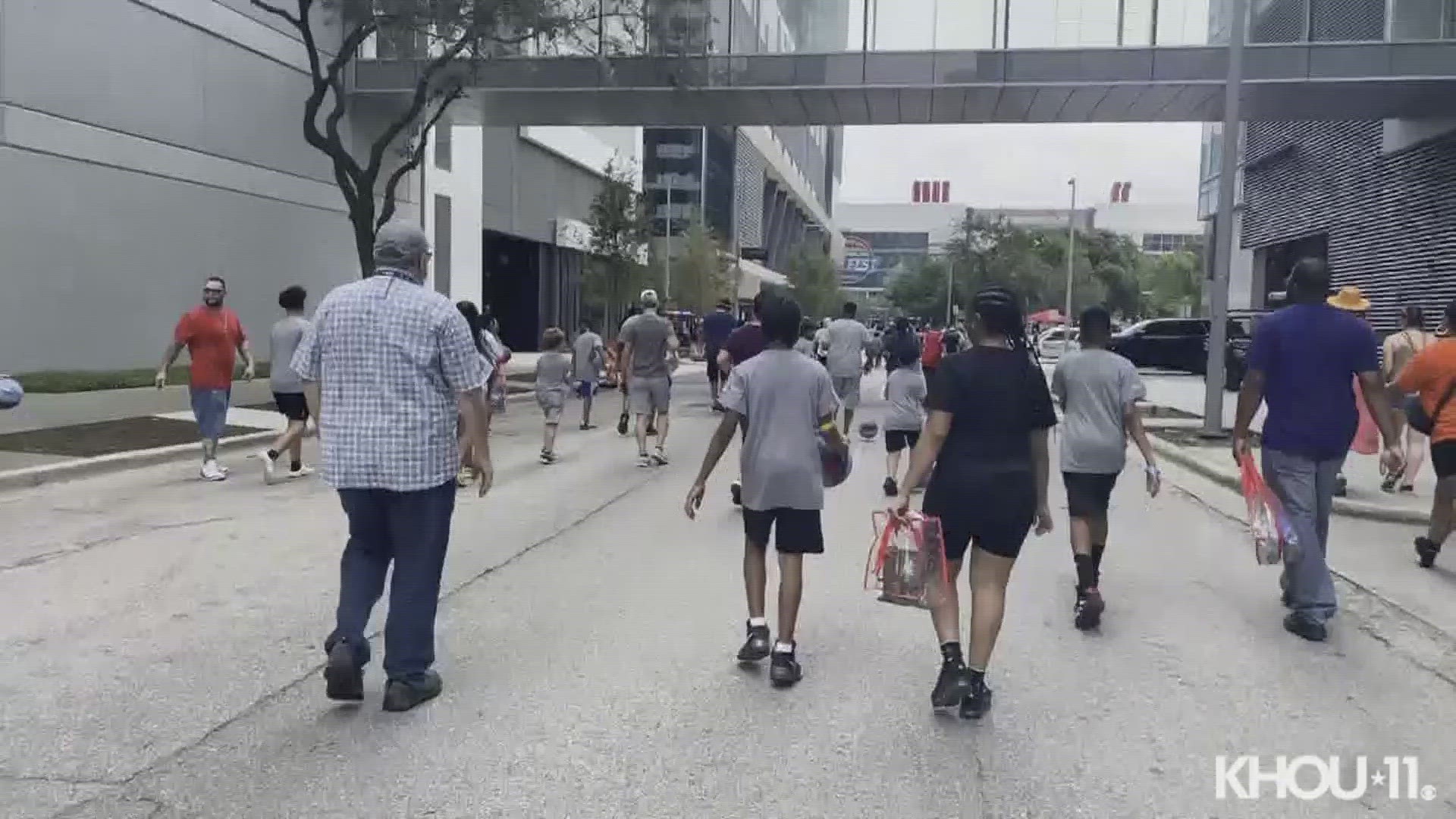 KHOU 11 digital anchor Brandi Smith walked with kids and teens downtown as part of Final Four Dribble.  It went between City Hall and the GRB.