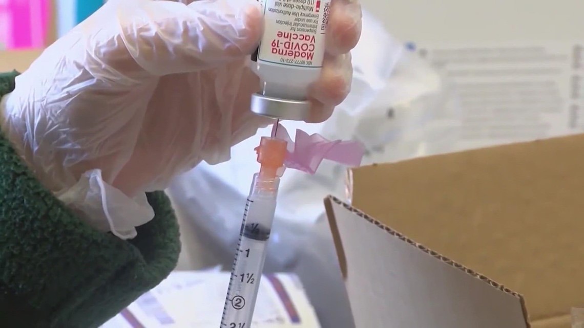 ‘Jangan menunggu’: Dokter mendesak orang untuk mendapatkan suntikan vaksin COVID-19 secepatnya saat varian omicron menyebar