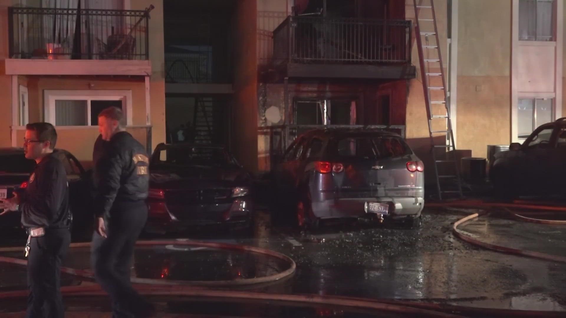 Car fire spreads to apartment building Houston, Texas news