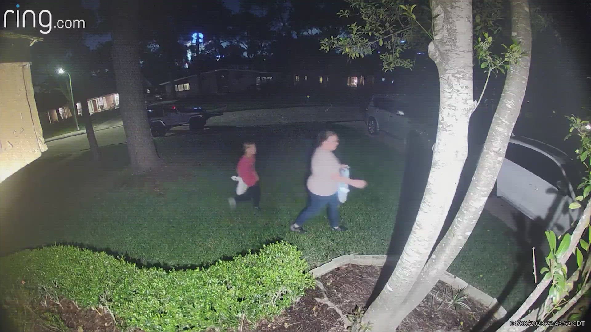 Caught on camera: Neighbors hide Easter eggs at wrong Texas home
