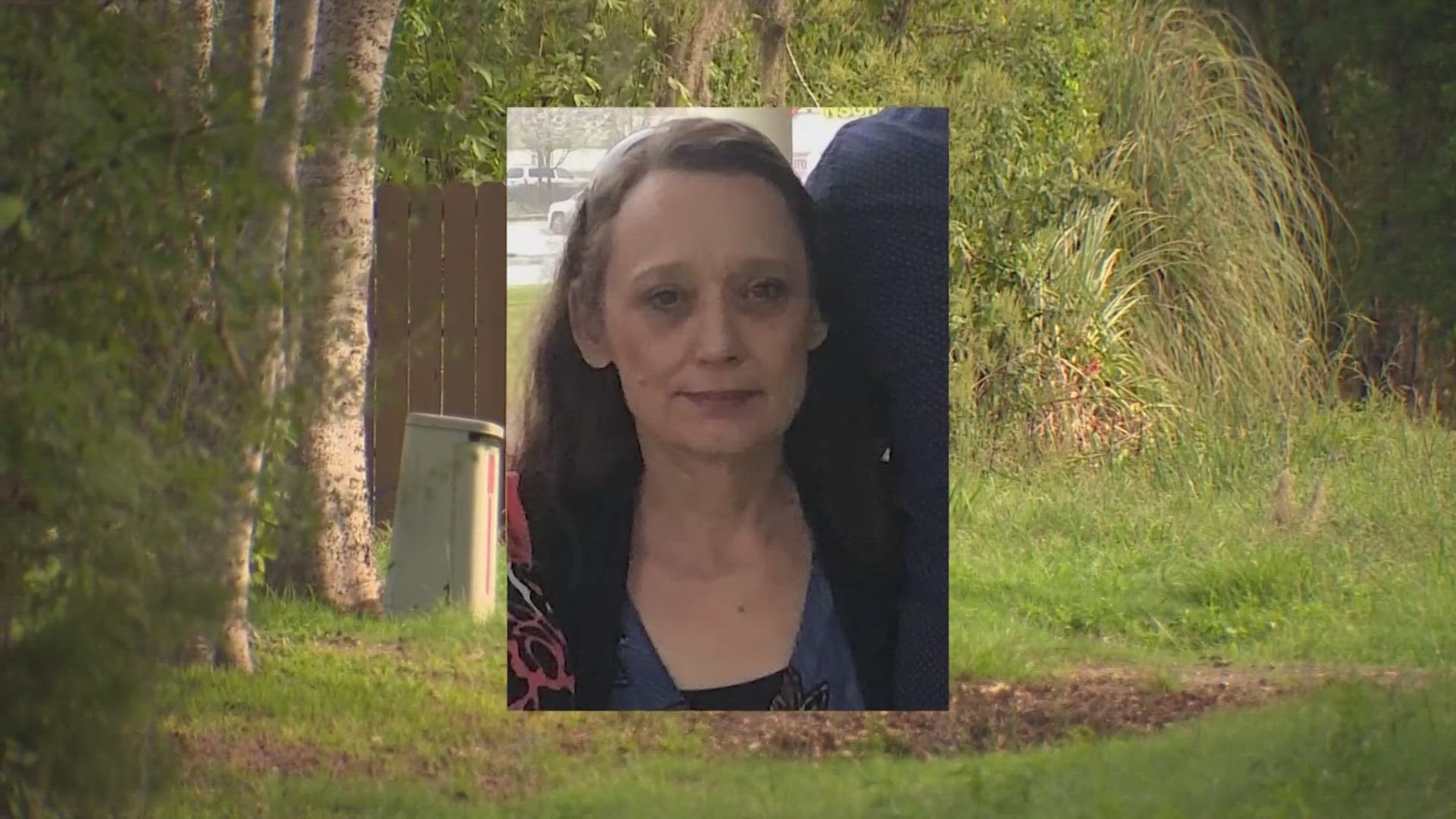 Behind Sheryl Ann Siddall’s home, investigators said they found evidence that something was dragged into Horseshoe Lake, which borders her backyard.