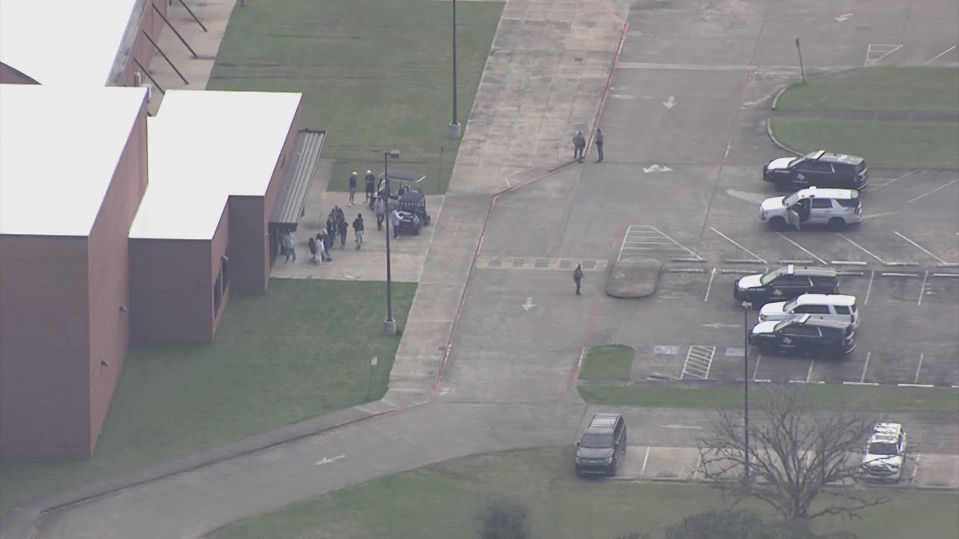 Sweeny High School students evacuated due to bomb threat | khou.com