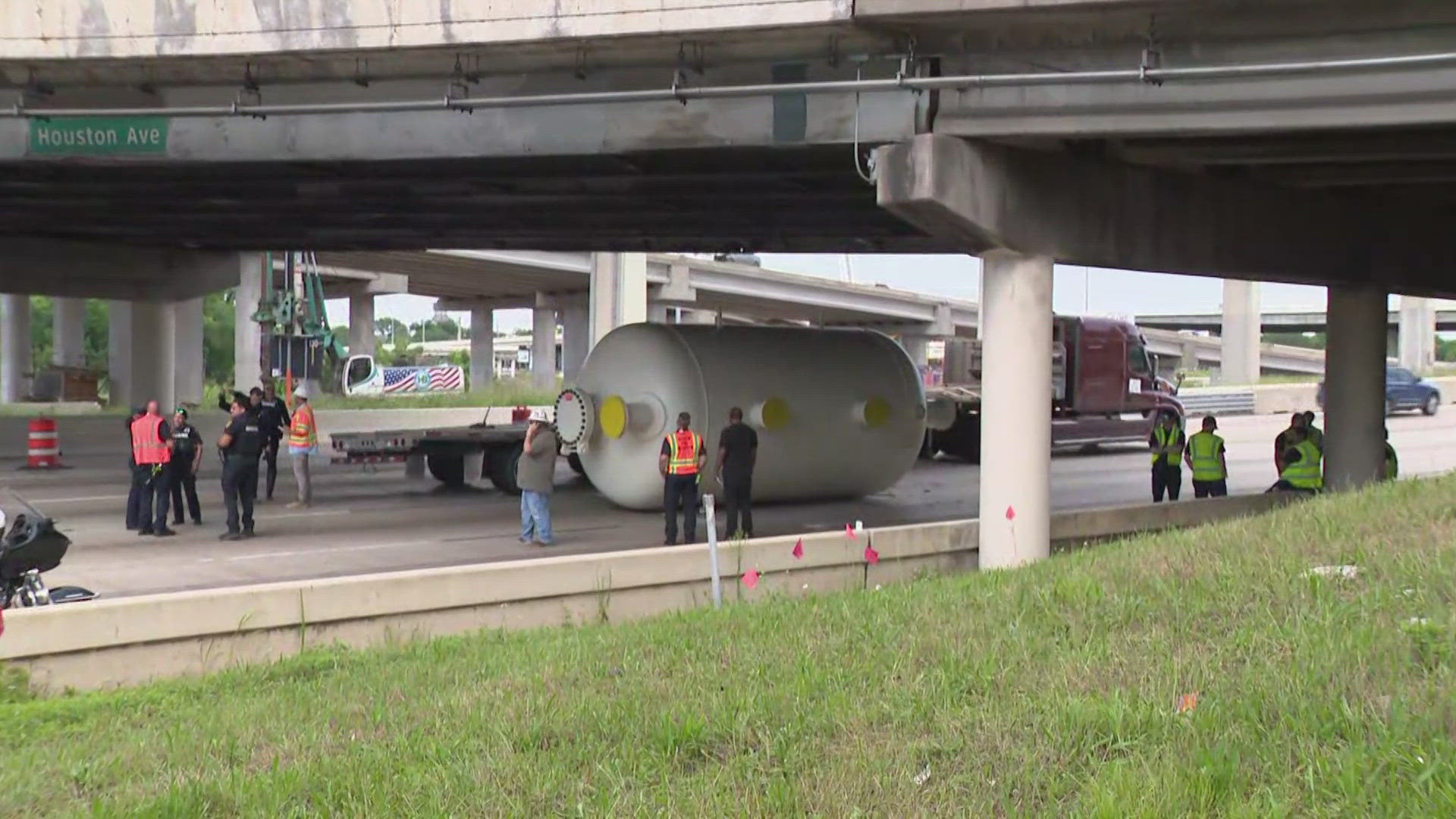 Lost load along Katy Freeway inbound at Houston Ave bridge | khou.com