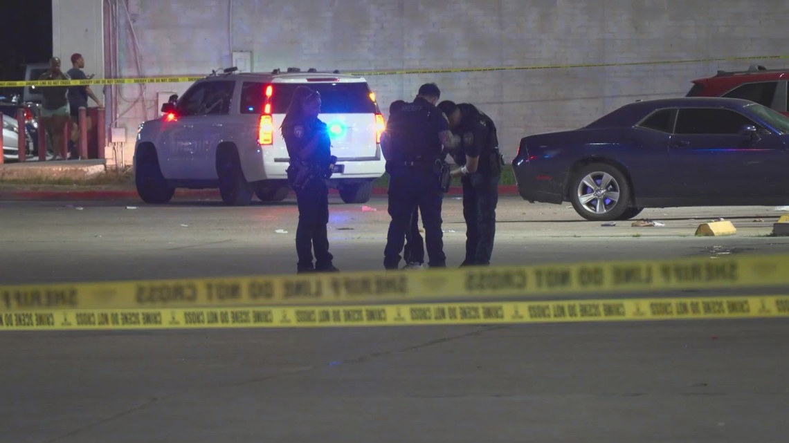 Man killed during child custody exchange, Harris County deputies say