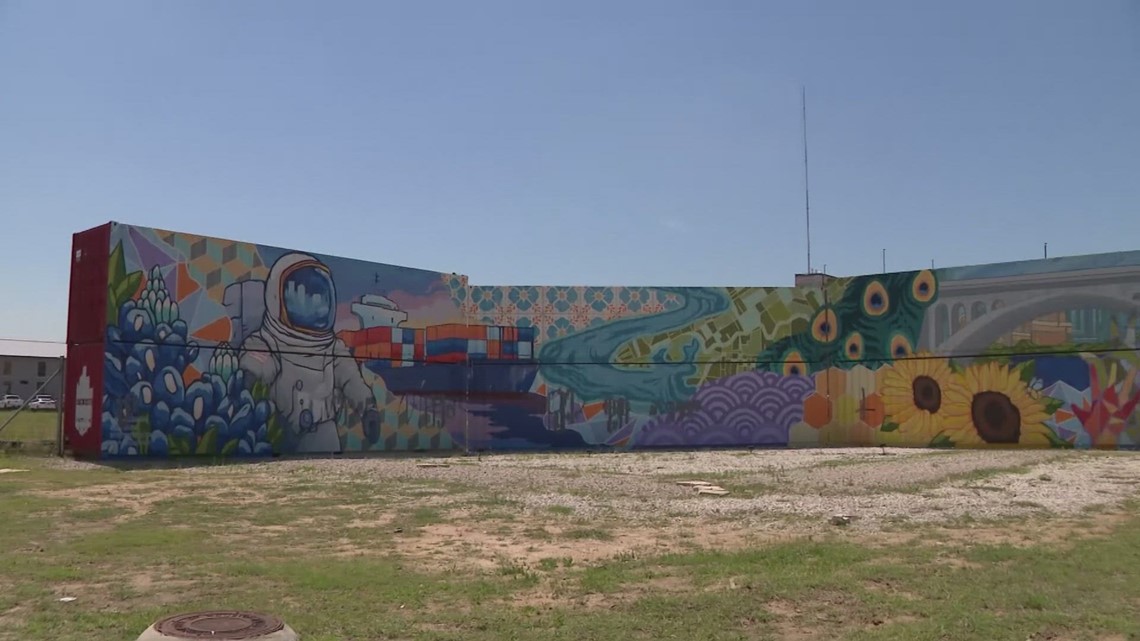 Iconic Houston mural vandalized with racial slurs