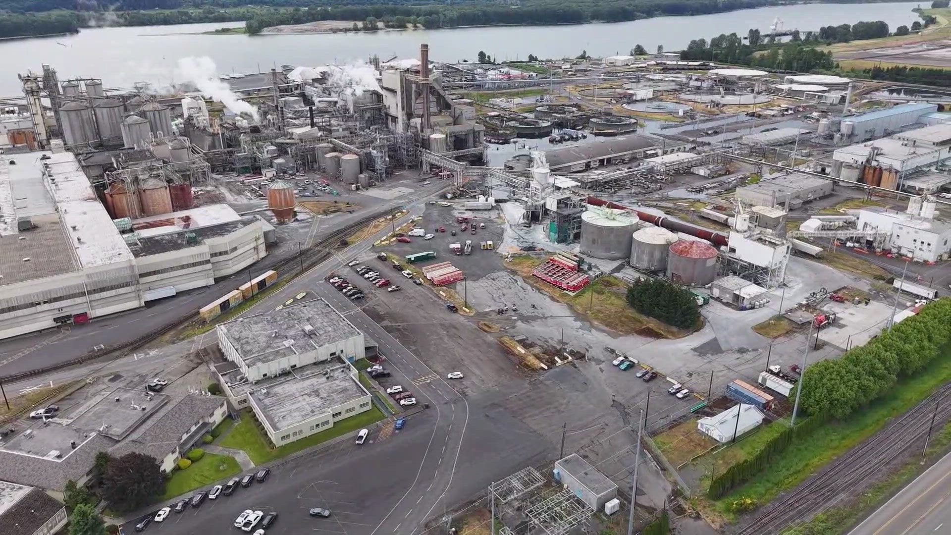 Chemical explosion kills at least 1 hurts several others at facility in ...