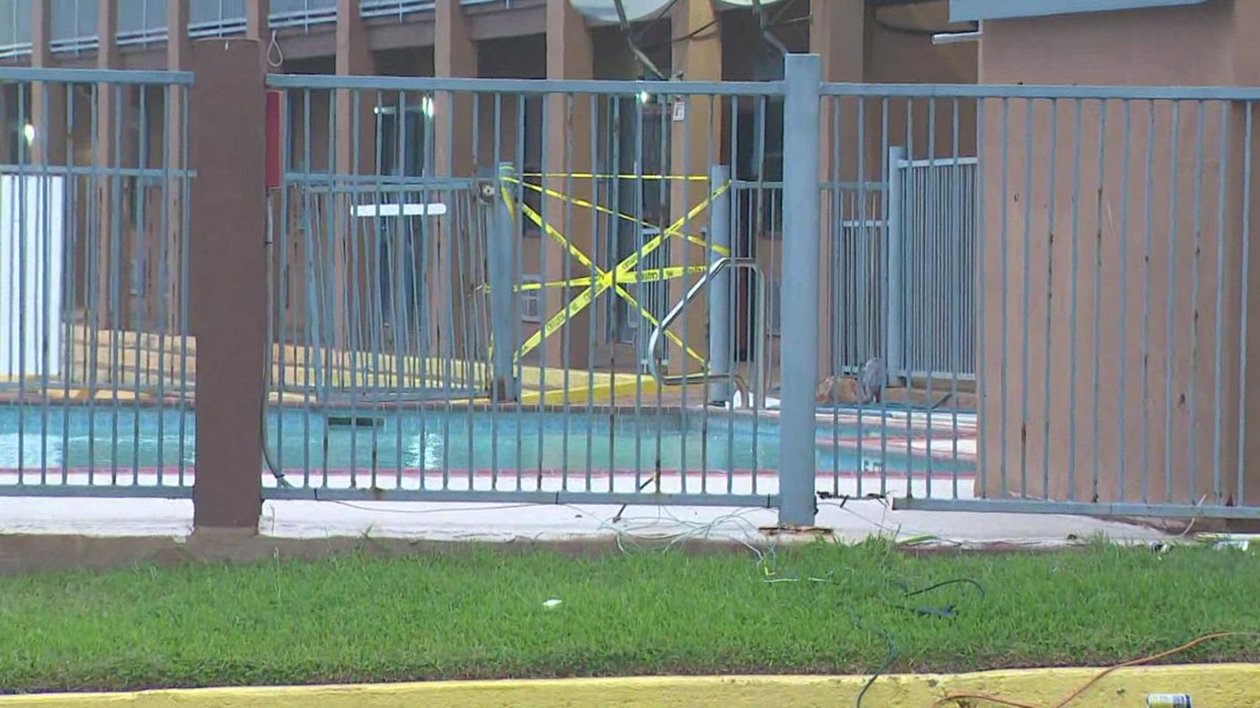 Woman and child found unresponsive in Galveston hotel pool