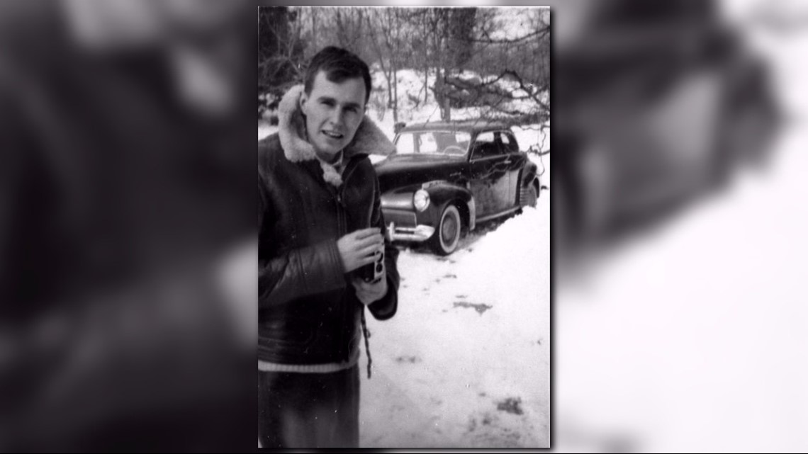 Photos: George H.W. Bush at Yale | khou.com