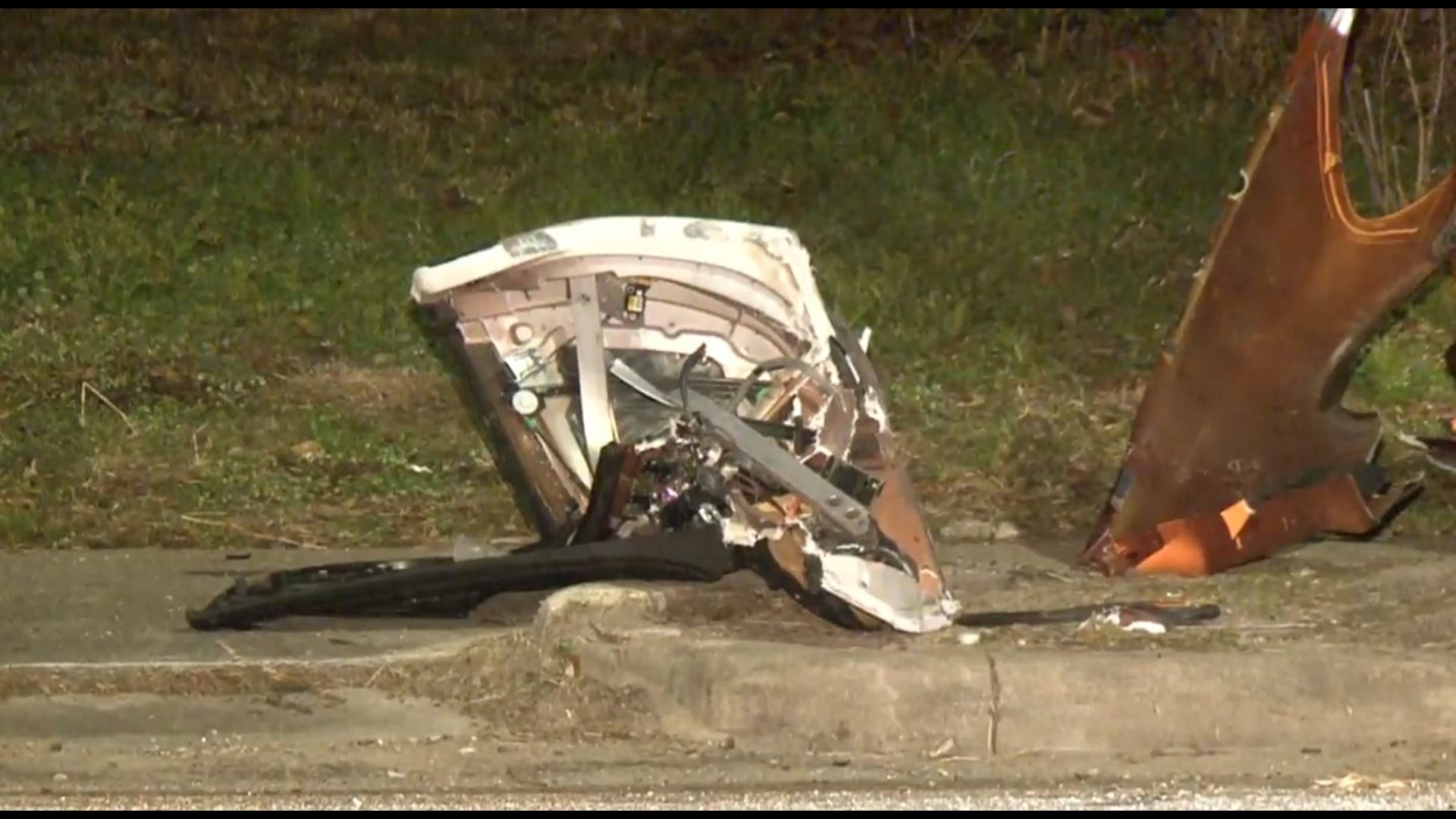HPD: Man dies after crashing Corvette into tree | khou.com