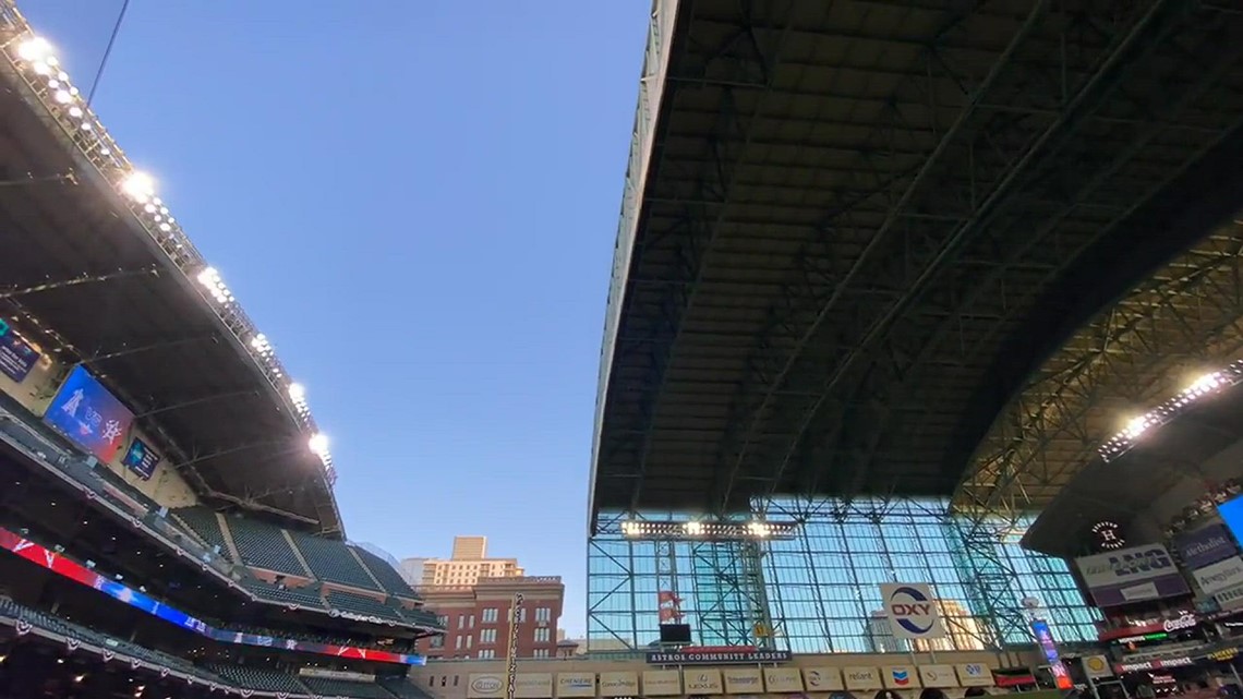 Raw video: Timelapse of roof opening at Minute Maid Park for Astros home opener
