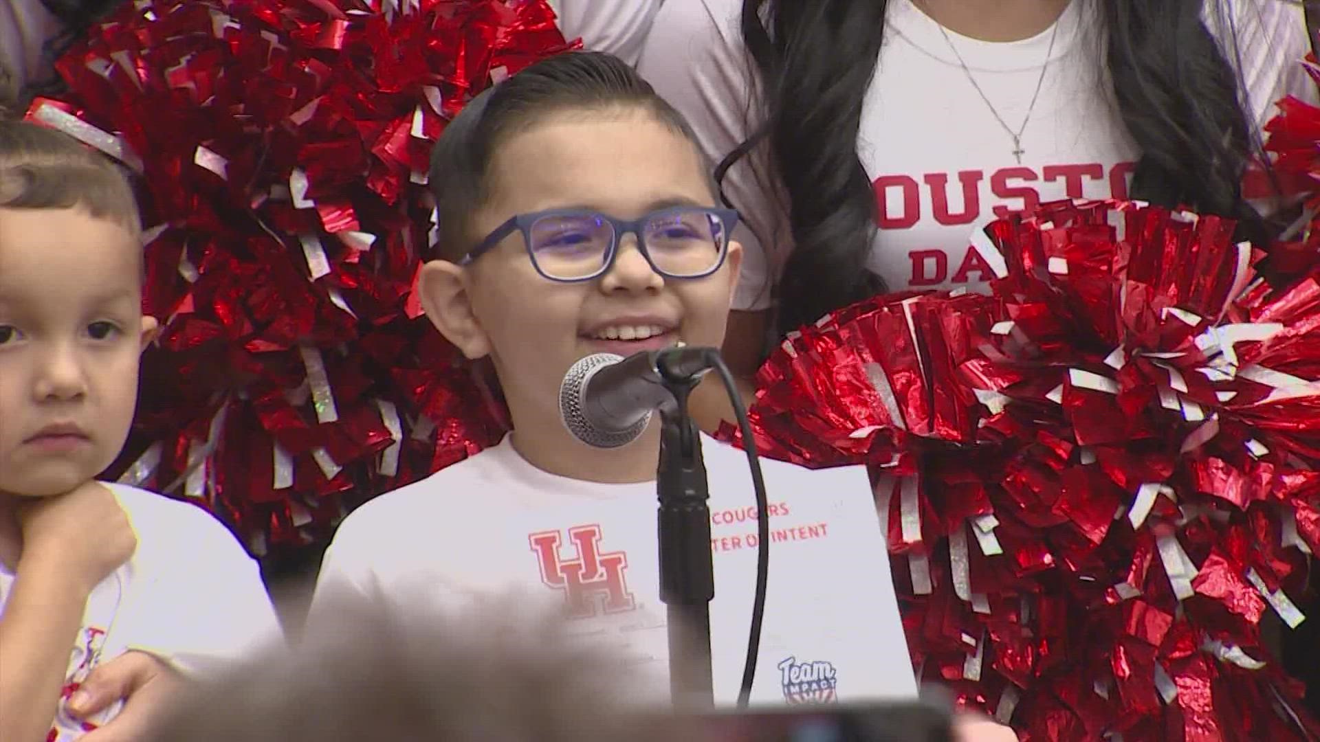 This 10-year-old boy who lives with Lupus and kidney disorders got to join the UH Cougars basketball team.