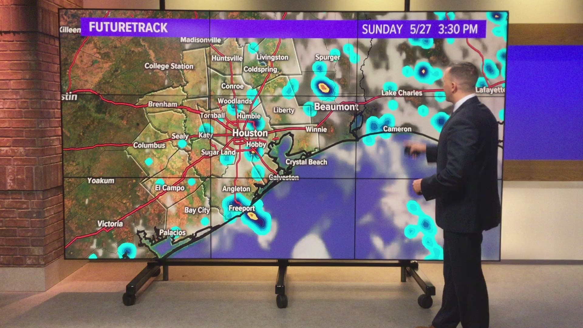 KHOU 11 Meteorologist Blake Mathews says Sunday's weather is looking pretty good. There is a very slight chance of rain. 