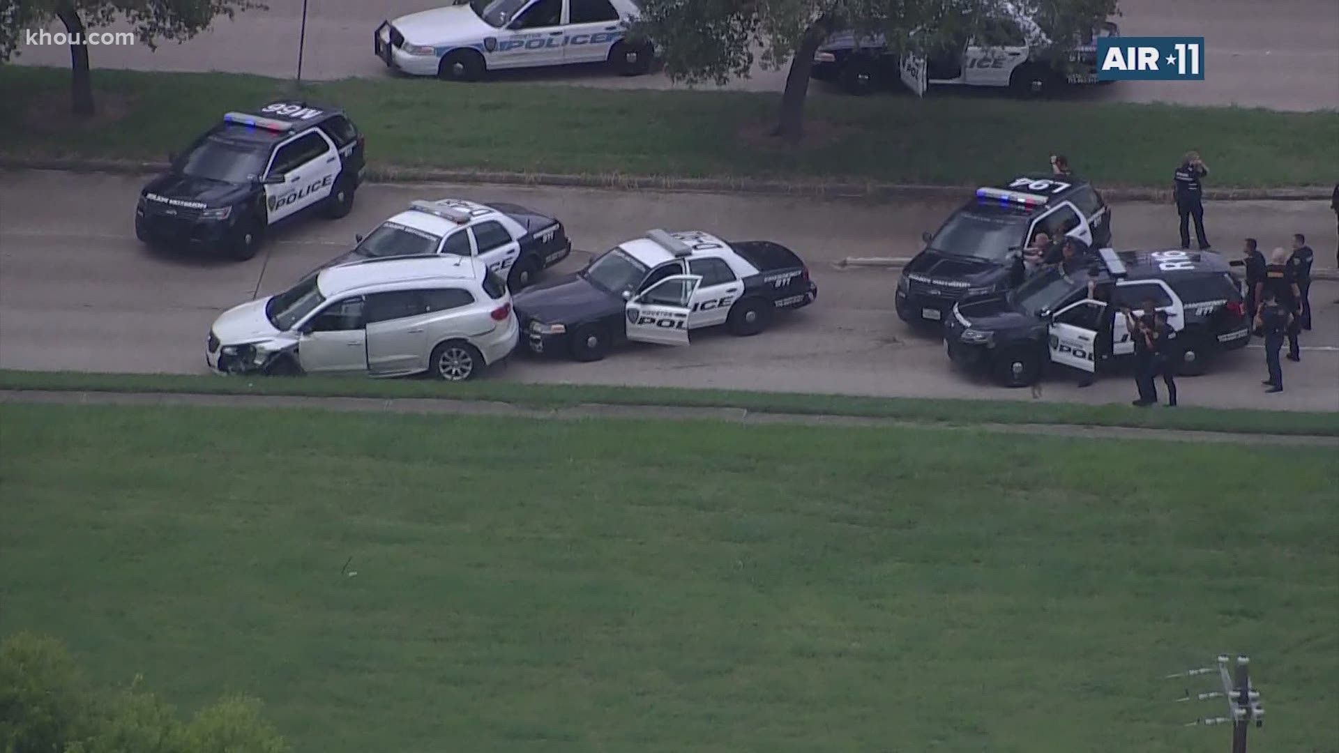A robbery suspect led police on a chase that quickly turned into a standoff.