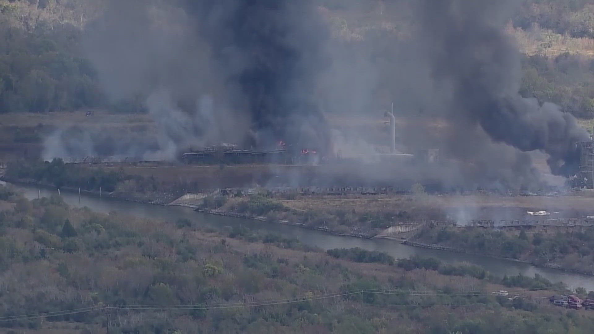 Fire at decommissioned power plant in Bacliff area '100% out