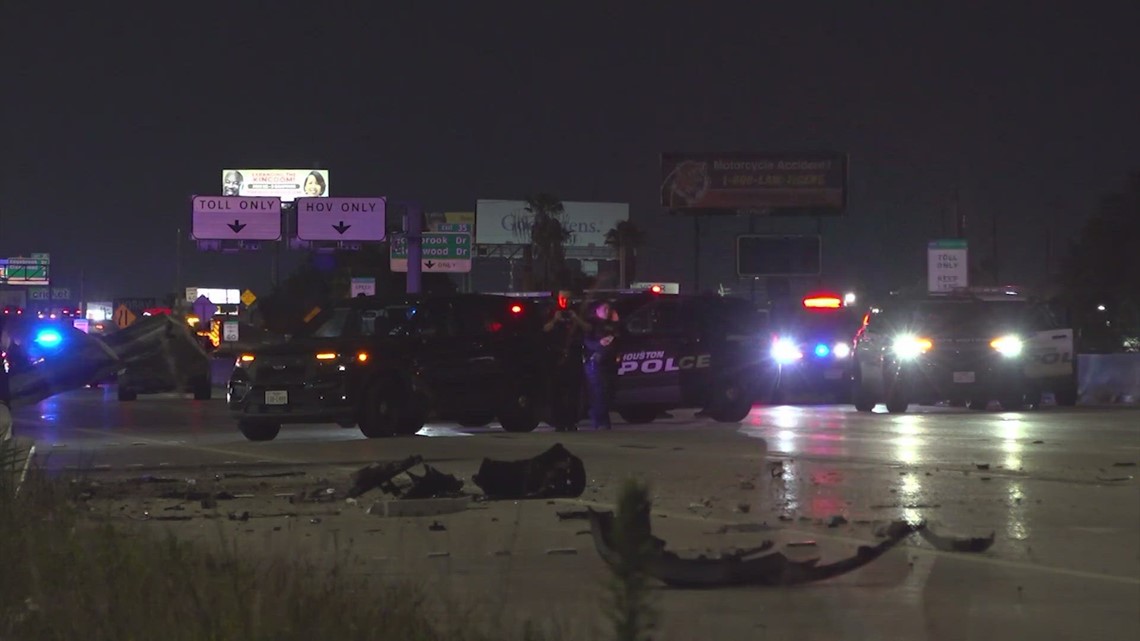 HPD: 1 dead in violent rollover crash on Gulf Freeway | khou.com