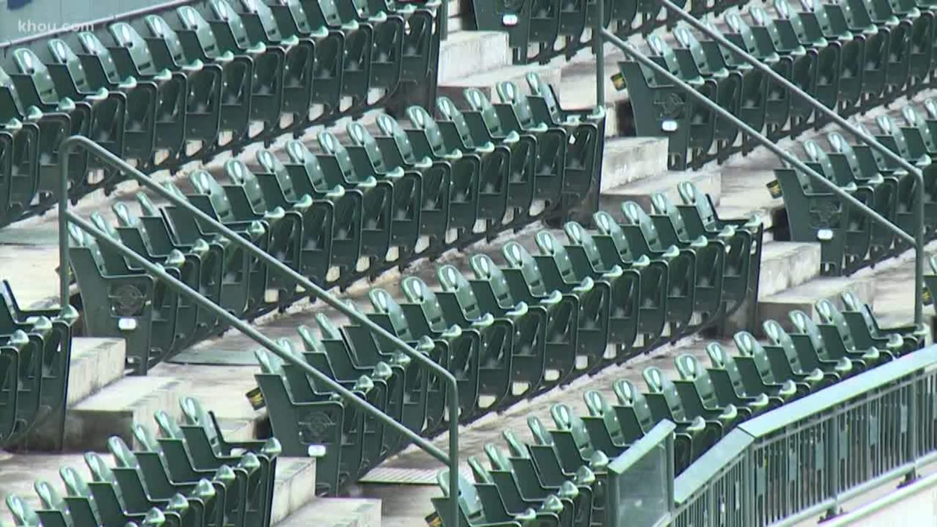 Astros fans ready to bring home seats from Minute Maid Park