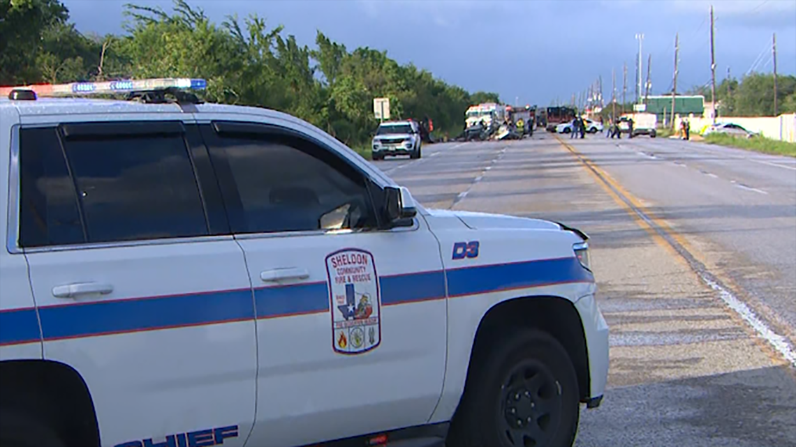 2 dead 2 injured in crash in NE Harris County HCSO says khou