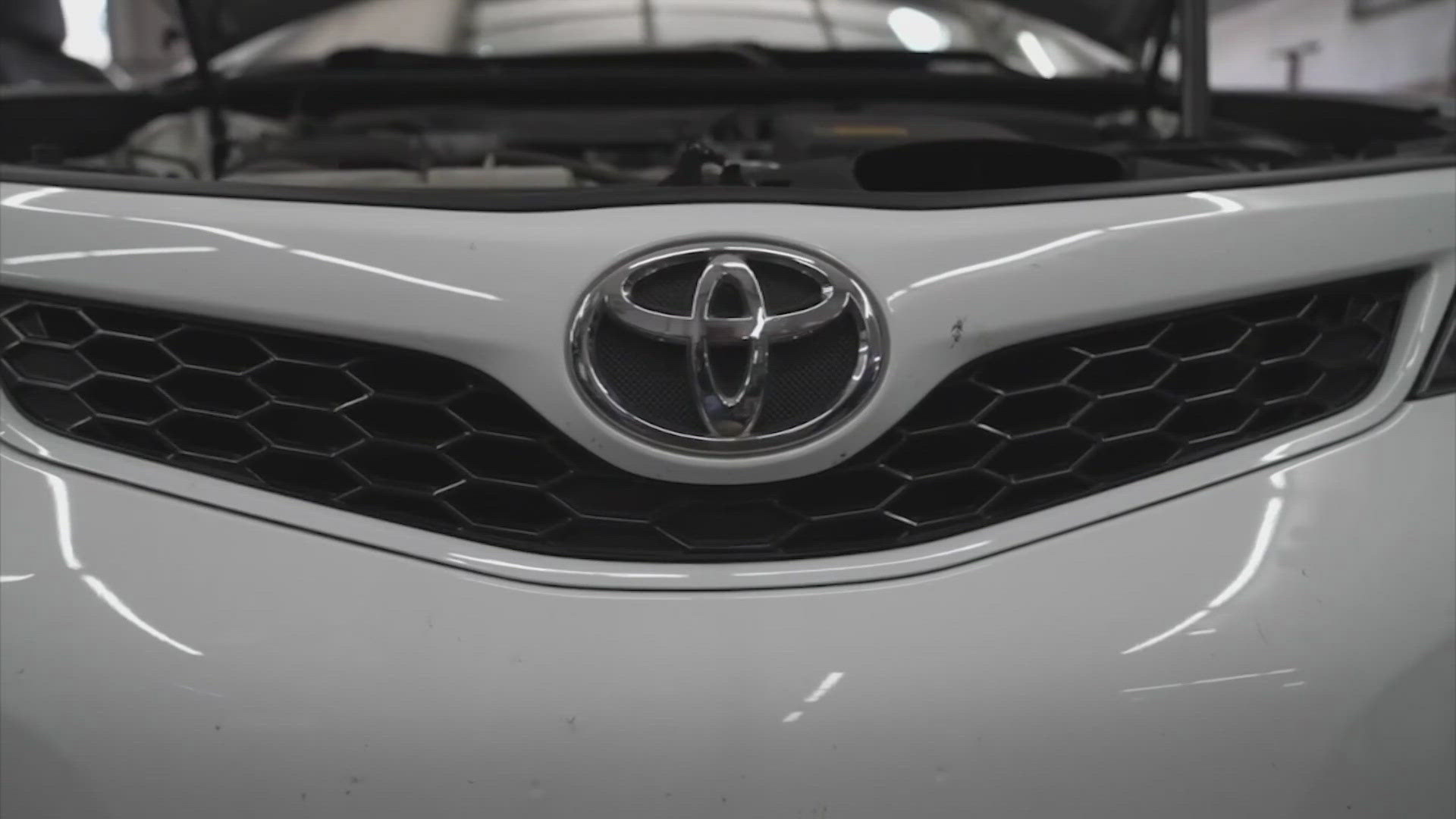 If you’re shopping for a used car — whether it’s for a student heading off to school or for yourself — experts say a little research can save you a lot of hassle and